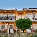 Apart-hotel Anemomylos 3*